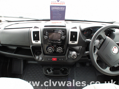  2019-autotrail-tracker-fb-at4298-12.jpg