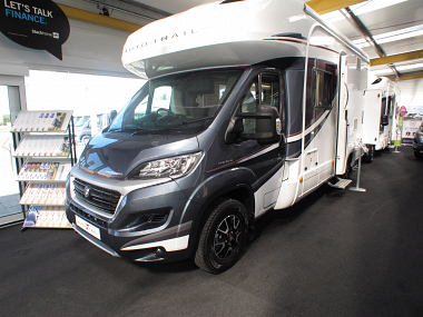  2019-autotrail-tracker-rs-for-sale-at4414-1.jpg