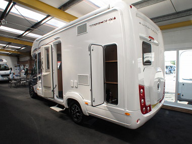  2019-autotrail-tracker-rs-for-sale-at4414-3.jpg