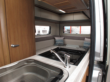  2019-autotrail-v-line-610-sport-at4336-16.jpg
