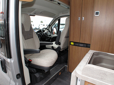 2019-autotrail-v-line-610-sport-at4336-17.jpg