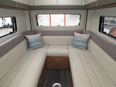  2019-autotrail-v-line-610-sport-at4336-21.jpg