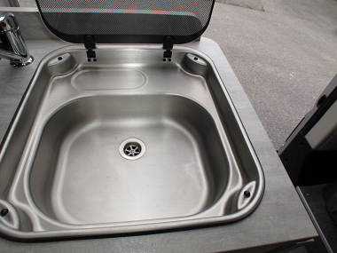  2019-autotrail-v-line-610-sport-at4336-25.jpg