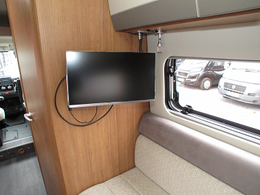  2019-autotrail-v-line-610-sport-at4336-30.jpg