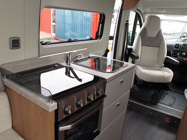  2019-autotrail-v-line-610-sport-at4336-33.jpg