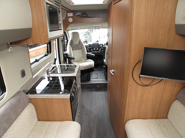  2019-autotrail-v-line-610-sport-at4336-35.jpg