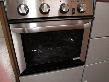  2019-autotrail-v-line-610-sport-at4336-38.jpg