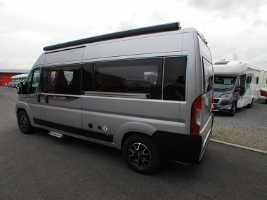  2019-autotrail-v-line-610-sport-at4336-4.jpg
