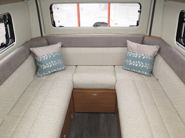  2019-autotrail-v-line-610-sport-at4336-42.jpg