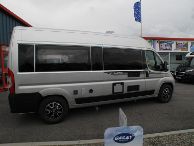  2019-autotrail-v-line-610-sport-at4336-9.jpg