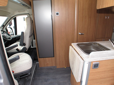  2019-autotrail-v-line-634-sport-at4341-12.jpg