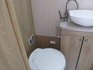  2019-elddis-prestige-185-for-sale-ros292-30.jpg