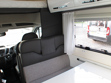 2019-roller-team-zefiro-690-for-sale-in-south-wales-rt4309-24.jpg