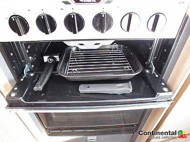  2019-swift-bessacarr-584-for-sale-uc6034-30.jpg