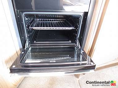  2019-swift-bessacarr-584-for-sale-uc6034-31.jpg