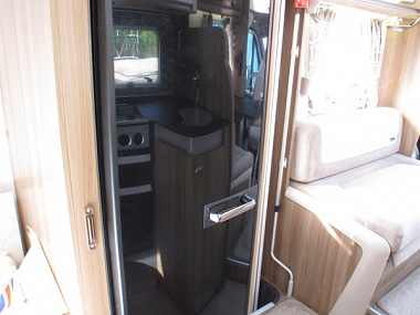  2019-swift-bessacarr-584-for-sale-uc6034-38.jpg