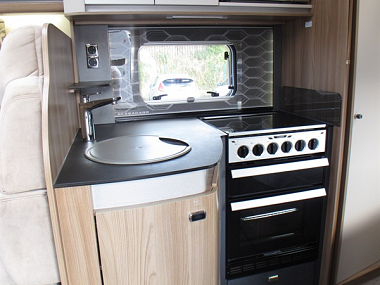  2019-swift-bessacarr-584-for-sale-uc6034-42.jpg