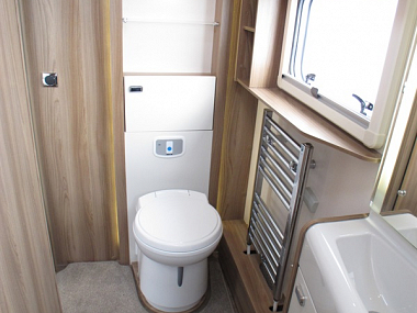  2019-swift-bessacarr-584-for-sale-uc6034-8.jpg