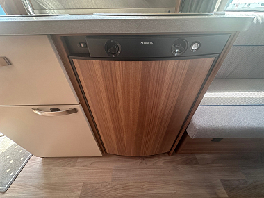  2019-weinsberg-400lk-caravan-for-sale-uc6140-17.jpg