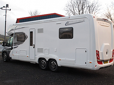  2020-autotrail-comanche-for-sale-uc5740-4.jpg