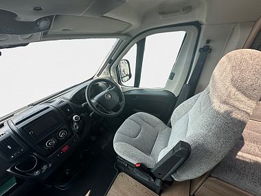  2020-autotrail-imala-736g-for-sale-ros316-11.jpg