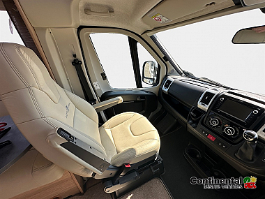  2020-autotrail-tracker-fb-for-sale-ros340-11.jpg