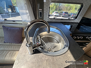  2020-autotrail-tracker-fb-for-sale-ros340-22.jpg