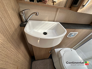  2020-autotrail-tracker-fb-for-sale-ros340-50.jpg