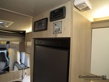 2020-autotrail-tribute-f72-for-sale-at4459-35.jpg