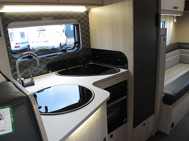 2020-autotrail-tribute-f72-for-sale-at4459-44.jpg