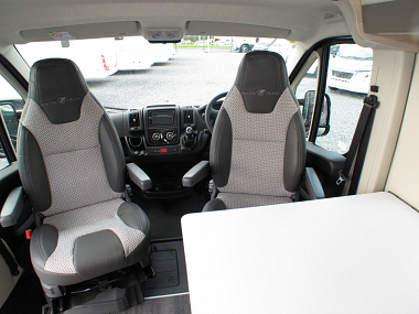  2020-autotrail-tribute-t680-for-sale-at4423-26.jpg