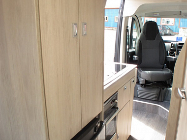  2021-autotrail-expedition-67-for-sale-uc5880-26.jpg