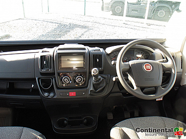  2021-autotrail-expedition-67-for-sale-uc5950-29.jpg
