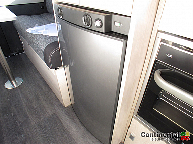  2021-autotrail-expedition-67-for-sale-uc5950-4.jpg