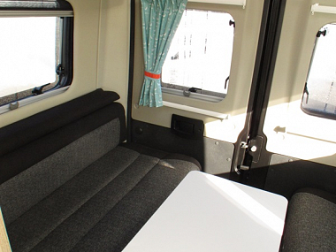  2021-autotrail-expedition-67-for-sale-uc5950-9.jpg