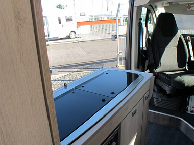  2021-autotrail-expedition-67-for-sale-uc6059-17.jpg