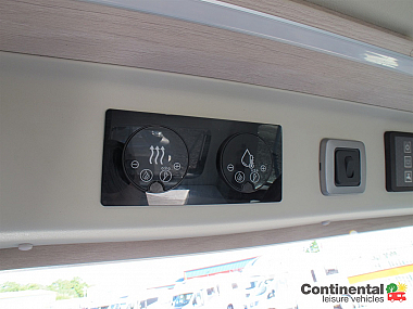  2021-autotrail-expedition-67-for-sale-uc6059-18.jpg