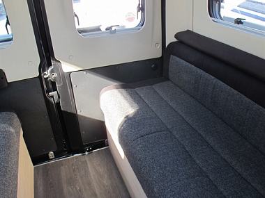  2021-autotrail-expedition-67-for-sale-uc6059-27.jpg