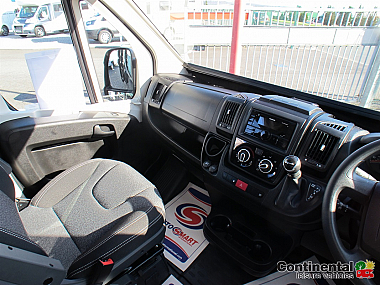  2021-autotrail-expedition-67-for-sale-uc6059-3_1.jpg