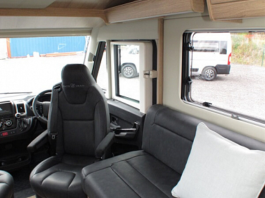  2021-autotrail-grande-frontier-gf80-for-sale-at4652-19.jpg