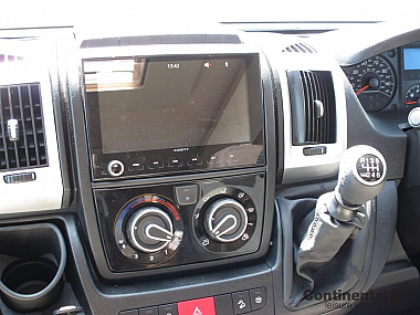  2021-autotrail-tracker-fb-for-sale-uc5762-13.jpg