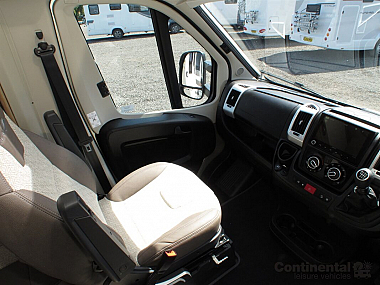  2021-autotrail-tracker-fb-for-sale-uc5762-18.jpg
