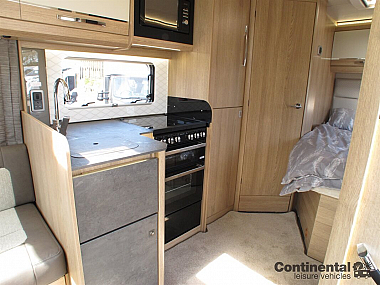  2021-autotrail-tracker-fb-for-sale-uc5762-27.jpg