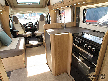  2021-autotrail-tracker-fb-for-sale-uc5762-30.jpg