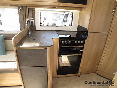  2021-autotrail-tracker-fb-for-sale-uc5762-55.jpg
