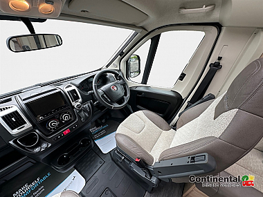  2021-autotrail-tracker-rb-for-sale-uc6230-11.jpg