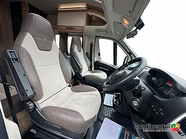  2021-autotrail-tracker-rb-for-sale-uc6230-14.jpg