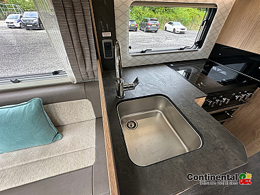  2021-autotrail-tracker-rb-for-sale-uc6230-26.jpg
