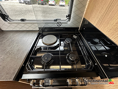  2021-autotrail-tracker-rb-for-sale-uc6230-28.jpg