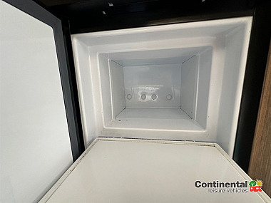  2021-autotrail-tracker-rb-for-sale-uc6230-42.jpg